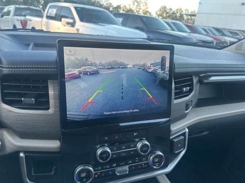 Used 2024 Ford Expedition Limited image 21