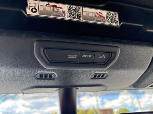 Used 2021 Jeep Wrangler Unlimited Sahara image 33