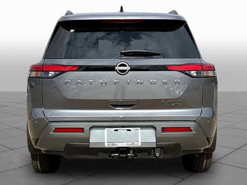 New 2026 Nissan Pathfinder Platinum FWD image 4