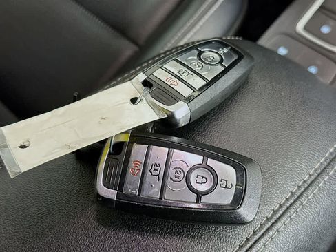 Certified 2022 Ford Escape SEL image 20