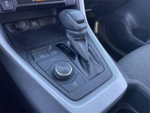 Used 2024 Toyota RAV4 XLE image 21