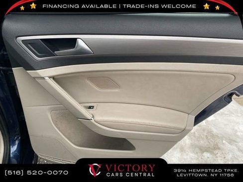 Used 2015 Volkswagen Golf S image 19