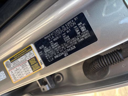 Used 2025 Kia Soul LX w/ LX Technology Package FWD image 27