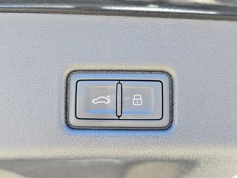 Certified 2025 Audi Q5 Premium Plus w/ Premium Plus AWD/4WD image 16