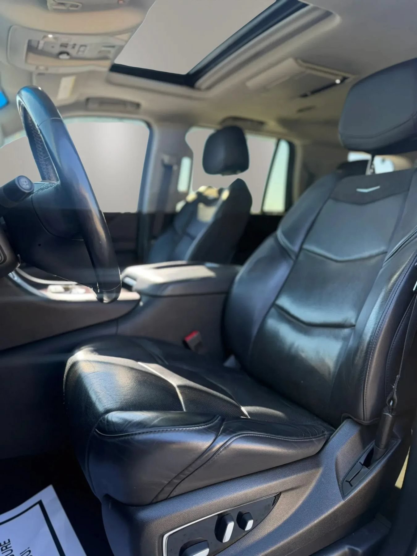 Used 2019 Cadillac Escalade Luxury AWD/4WD image 11