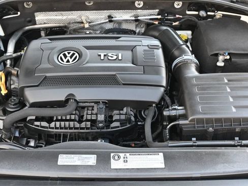 Used 2016 Volkswagen Golf S FWD image 23