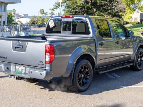 Used 2021 Nissan Frontier SV w/ Midnight Edition Floor Mats image 4