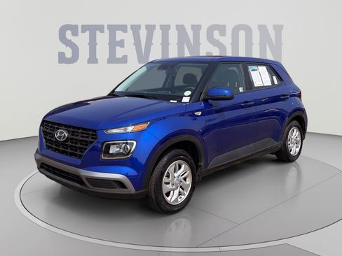 Used 2025 Hyundai Venue SE FWD image 1
