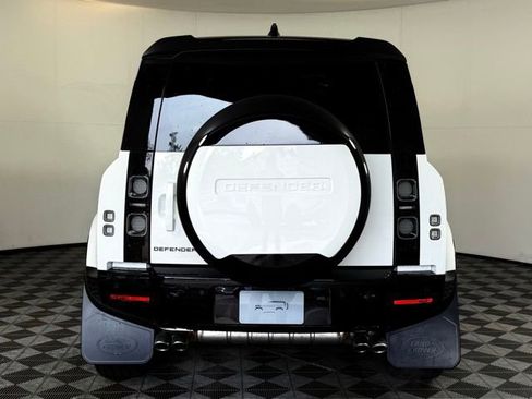 New 2025 Land Rover Defender 110 V8 image 7