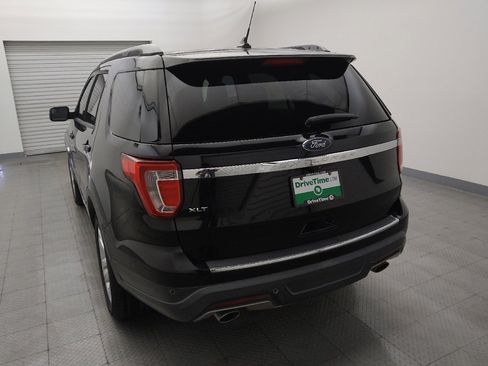 Used 2018 Ford Explorer XLT w/ Equipment Group 202A FWD image 6