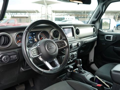 Used 2020 Jeep Gladiator Sport w/ Quick Order Package 24S image 8