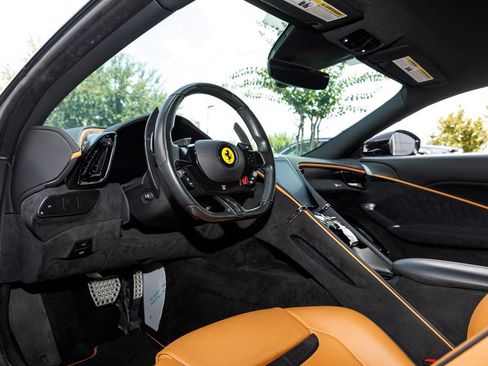 Used 2022 Ferrari Roma RWD image 21