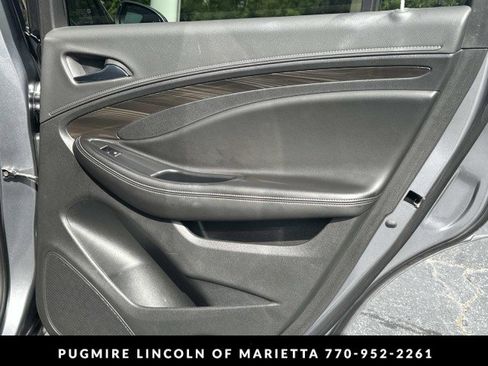 Used 2020 Buick Envision Essence w/ Experience Buick Package FWD image 16
