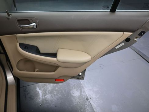 Used 2003 Honda Accord LX image 28
