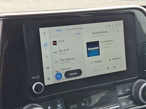 Used 2023 Toyota Highlander XLE image 18