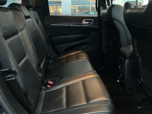 Used 2018 Jeep Grand Cherokee Limited image 35