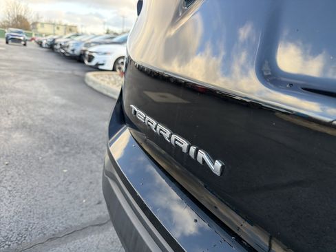 Used 2022 GMC Terrain SLE w/ Driver Convenience Package image 34