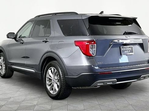 Used 2022 Ford Explorer XLT w/ Equipment Group 202A AWD/4WD image 4