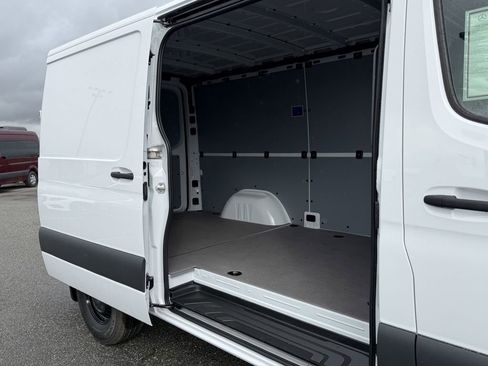 New 2026 Mercedes-Benz Sprinter 144 Cargo image 10