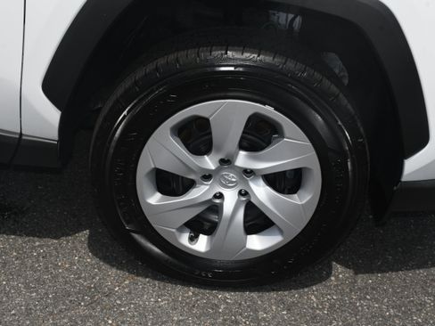 Used 2025 Toyota RAV4 LE AWD/4WD image 20