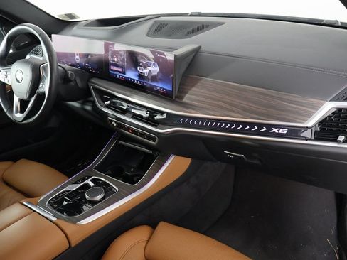 Used 2024 BMW X5 xDrive40i w/ Premium Package AWD/4WD image 9