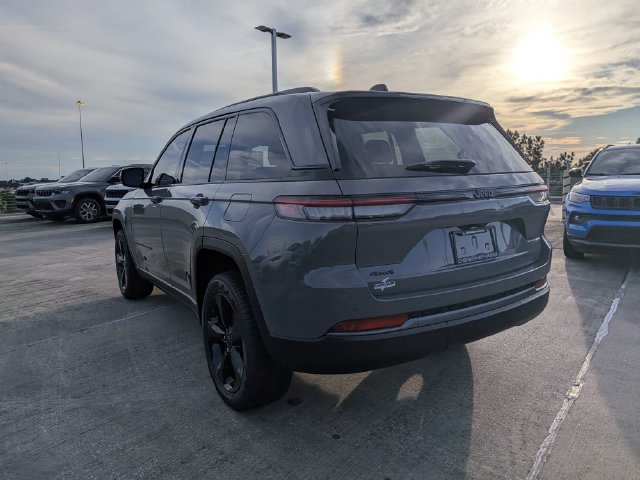 New 2027 Jeep Grand Cherokee Limited w/ Limited Altitude Package AWD/4WD image 6