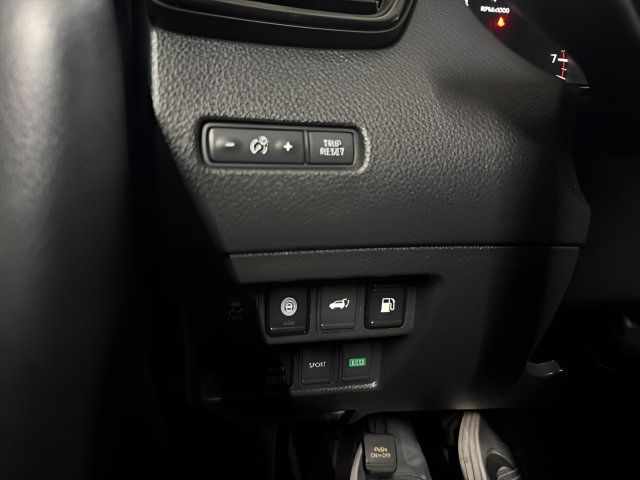 Used 2019 Nissan Rogue SV AWD/4WD image 22