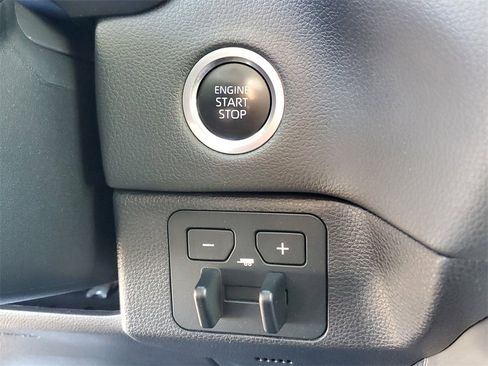 Used 2024 Toyota Tundra Limited image 33