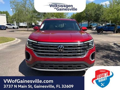 Certified 2024 Volkswagen Atlas SE w/ Panoramic Sunroof Package FWD image 2