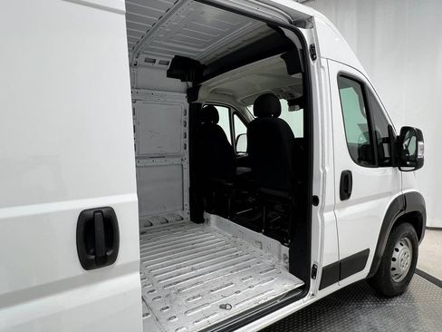 Used 2023 RAM ProMaster 2500 FWD image 30