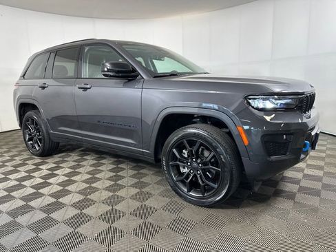 Used 2023 Jeep Grand Cherokee 30th Anniversary AWD/4WD image 2