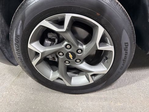 Used 2025 Chevrolet Trax LT w/ LT Convenience Package FWD image 35