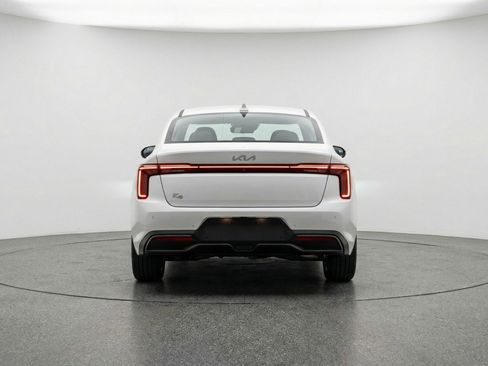 Used 2025 Kia K4 LXS image 7