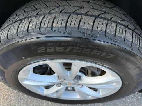 Used 2017 Chevrolet Equinox LS AWD/4WD image 5