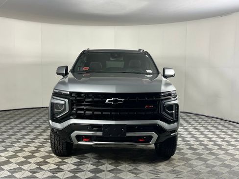 Used 2025 Chevrolet Suburban Z71 image 7