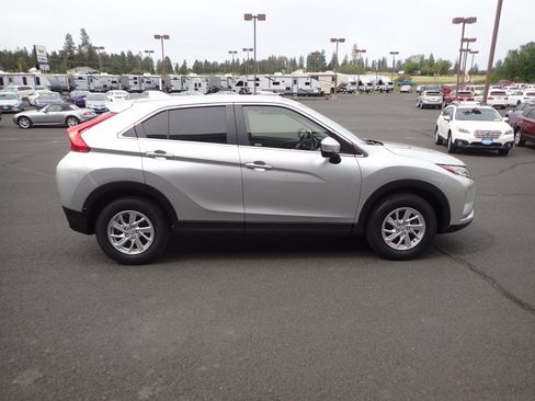 Used 2018 Mitsubishi Eclipse Cross ES FWD image 6
