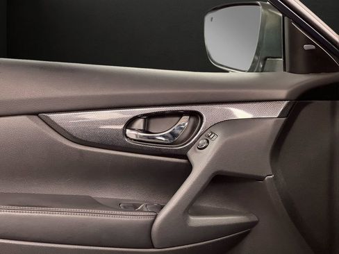 Used 2016 Nissan Rogue SL w/ SL Premium Package image 34