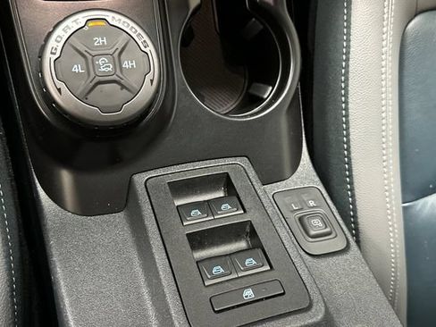 Used 2024 Ford Bronco Outer Banks AWD/4WD image 38