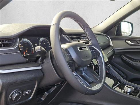 New 2025 Jeep Grand Cherokee Laredo X w/ Luxury Tech Group I image 3