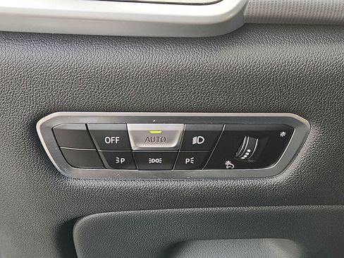 Used 2022 BMW X5 xDrive40i w/ Parking Assistance Package AWD/4WD image 23