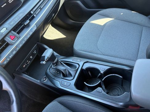 Used 2025 Kia K4 LXS image 41