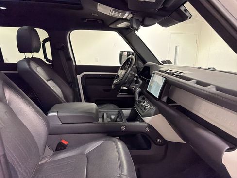 Used 2022 Land Rover Defender 110 X-Dynamic SE AWD/4WD image 25