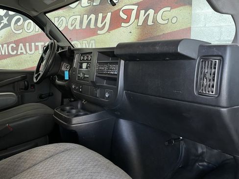 Used 2017 Chevrolet Express 3500 w/ Chrome Appearance Package image 17