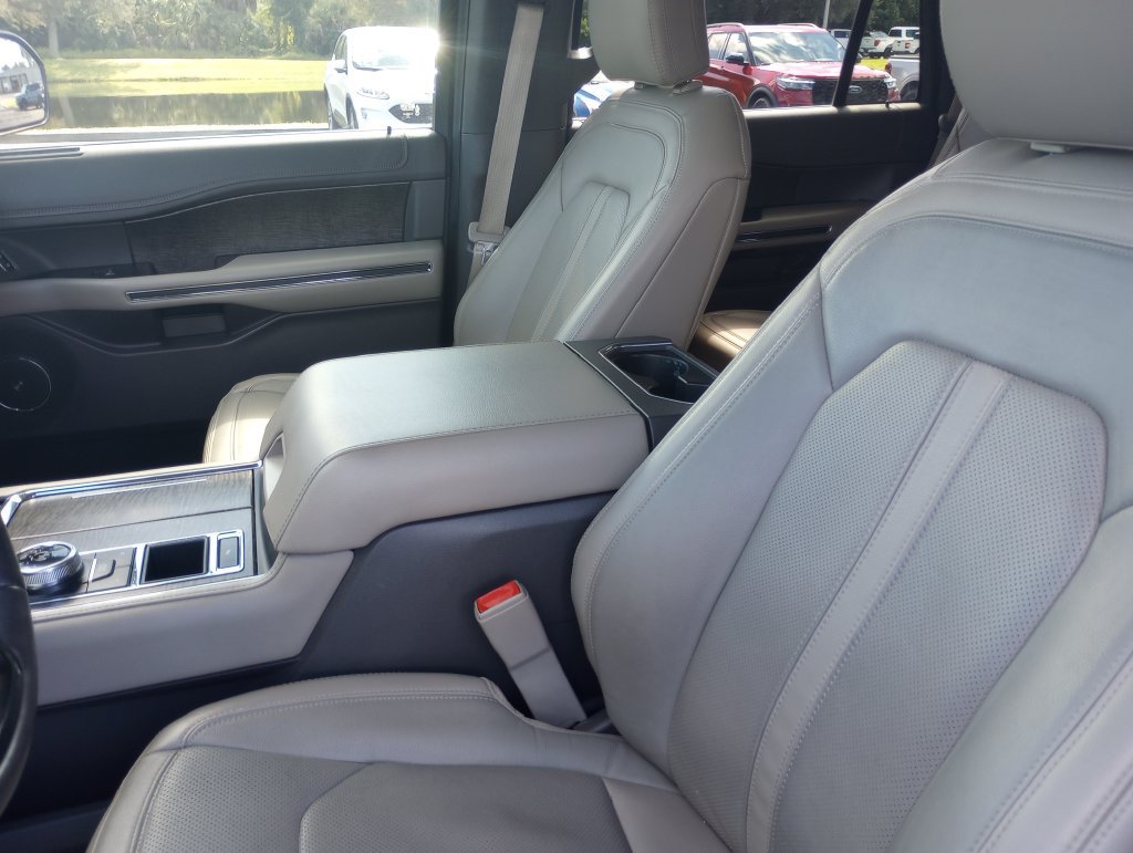 Used 2020 Ford Expedition Limited RWD image 24