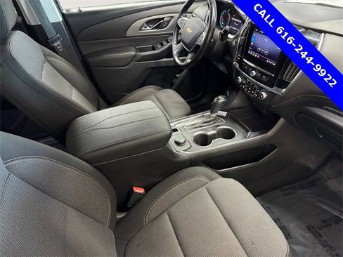 Used 2020 Chevrolet Traverse LT w/ Driver Confidence II Package image 9