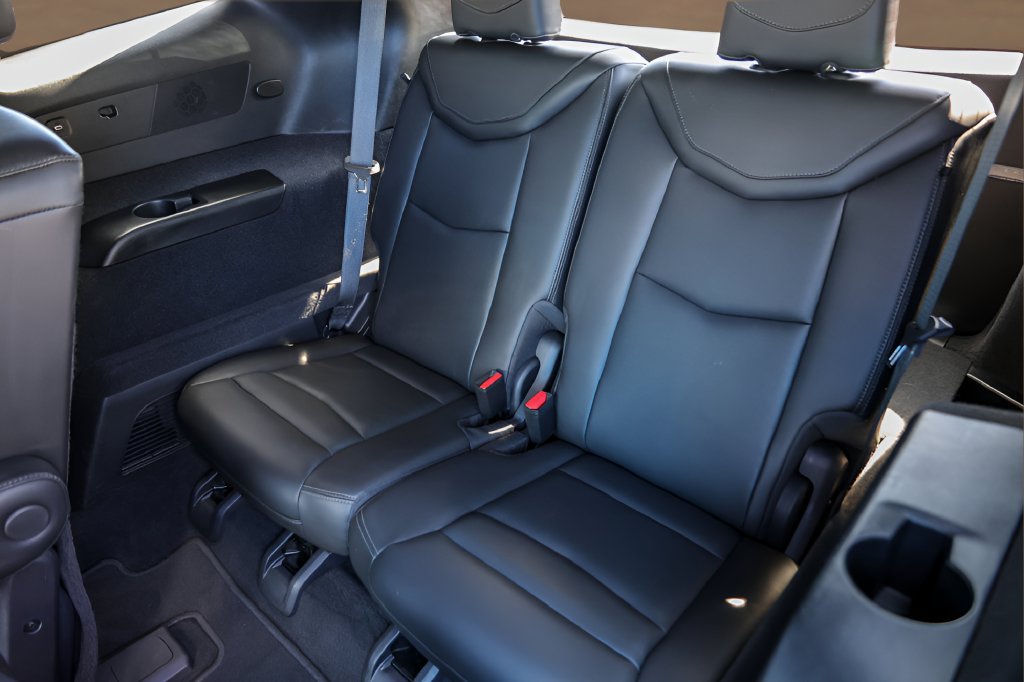 Used 2025 Cadillac XT6 Premium Luxury FWD image 27