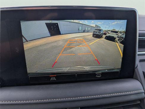 Used 2023 GMC Yukon SLT image 16