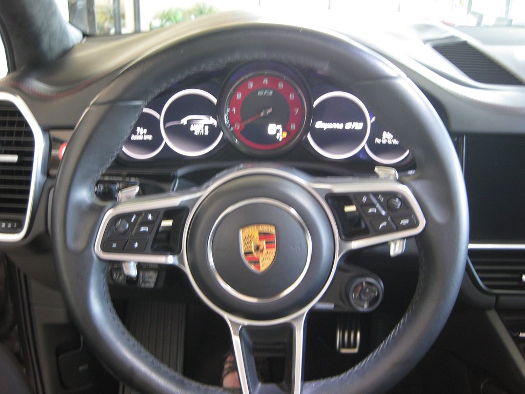 Used 2023 Porsche Cayenne GTS w/ Assistance Package AWD/4WD image 11