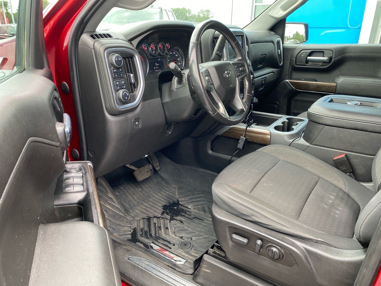 Used 2021 Chevrolet Silverado 1500 LT Trail Boss w/ Bed Protection Package AWD/4WD image 4