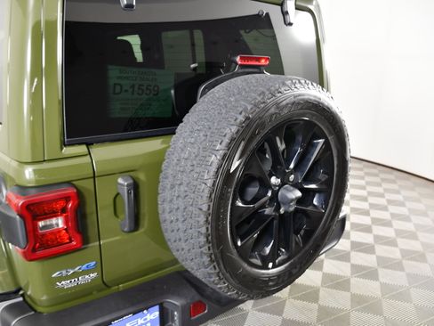 Used 2024 Jeep Wrangler Unlimited Sahara AWD/4WD image 15